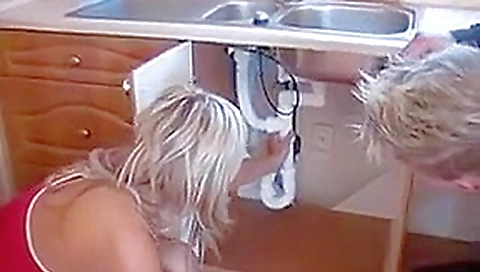 Plumber pushes outflow husband clients Plumber pushes outflow husband clients