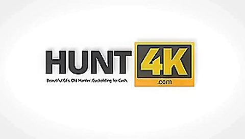 HUNT4K. Stranger promete mucho dinero en efectivo para sexo apasionado en el bar HUNT4K. Stranger promete mucho dinero en efectivo para sexo apasionado en el bar