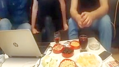 Yengemi abimle sikiyoruz Yengemi abimle sikiyoruz
