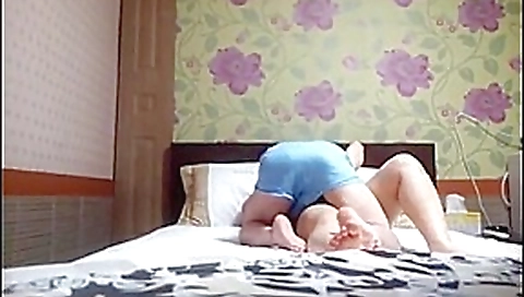 Hubby films wife in action Hubby films wife in action
