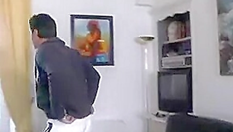 Le mari offre sa femme a trois mecs pour un gang bang Le mari offre sa femme a trois mecs pour un gang bang