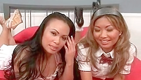LESBIAN ASIAN MILFS EATING PUSSY & SWALLOWING COCK